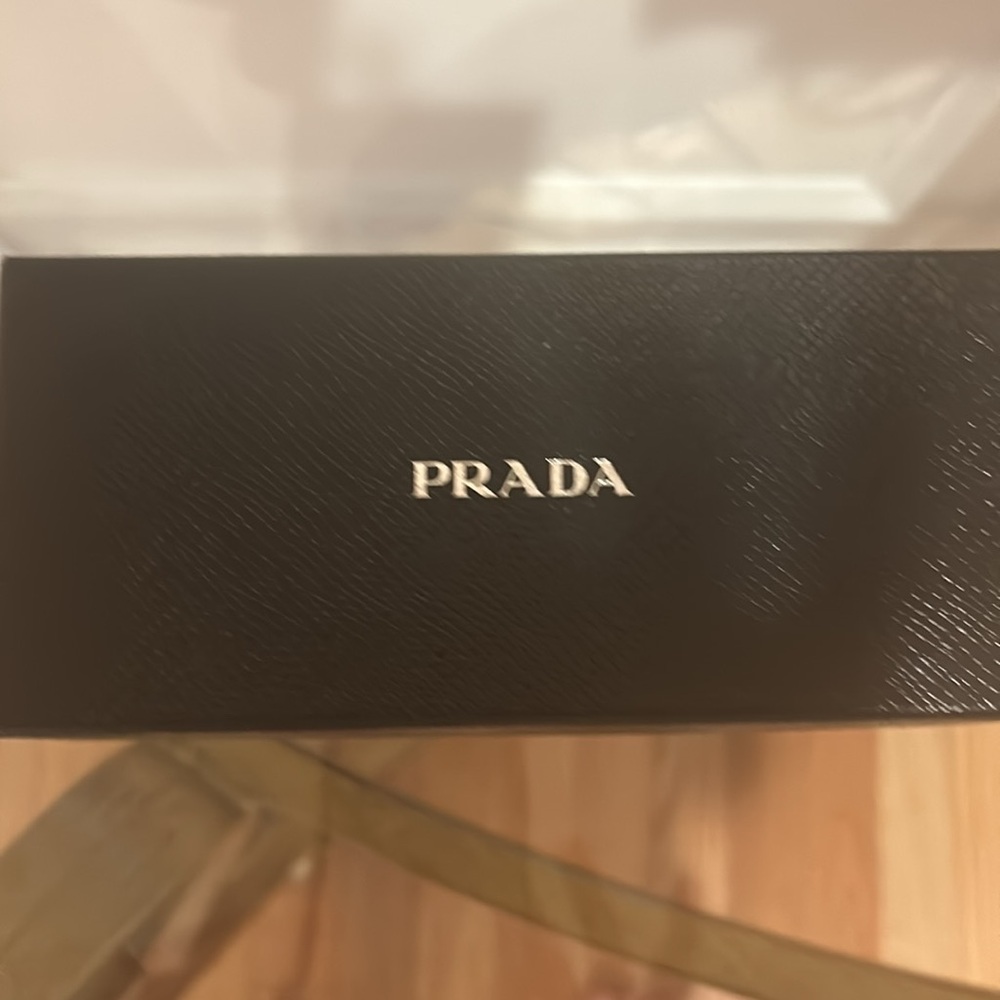 Original Prada slight eye sunglasses . - Picture 3 of 3